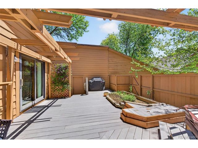 43 S Eagle Cir, Aurora, CO 80012