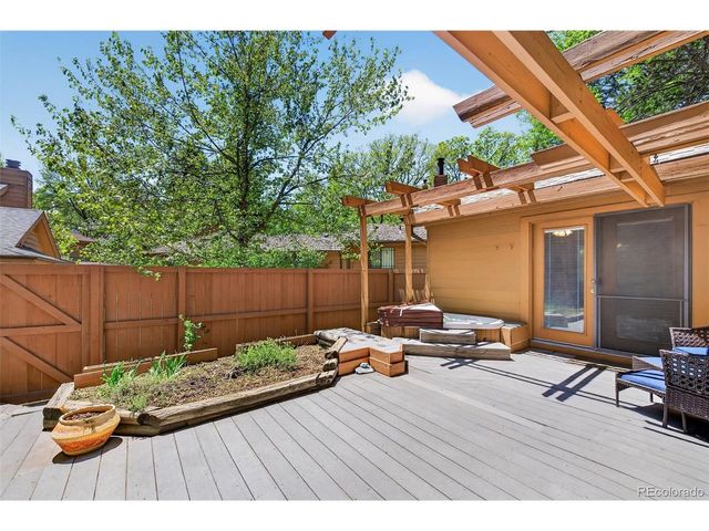 43 S Eagle Cir, Aurora, CO 80012