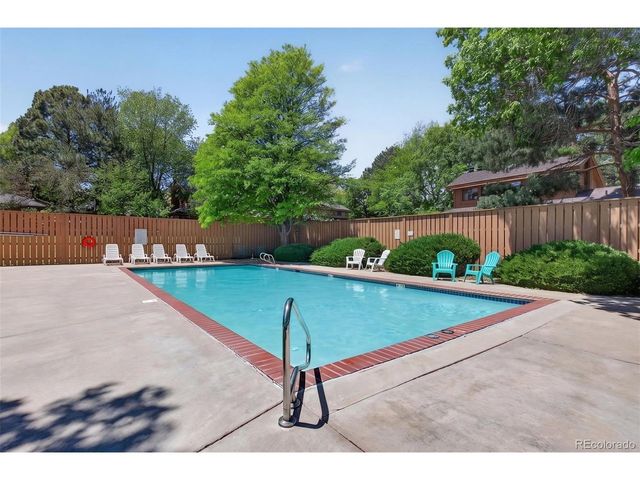 43 S Eagle Cir, Aurora, CO 80012