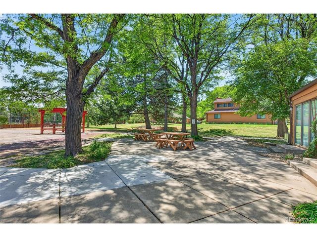 43 S Eagle Cir, Aurora, CO 80012