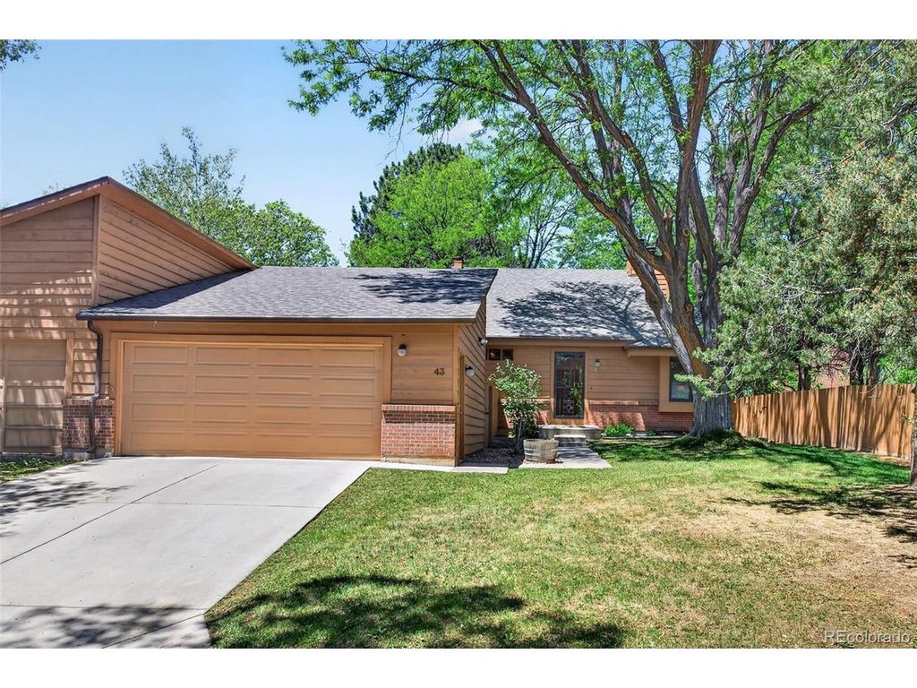 43 S Eagle Cir, Aurora, CO 80012
