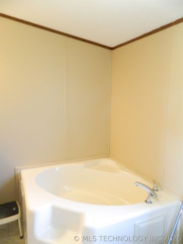 9507 N Osage Drive, Sperry, OK 74073