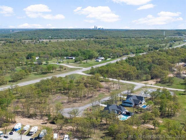 5 N 52nd West Avenue, Tulsa, OK 74126