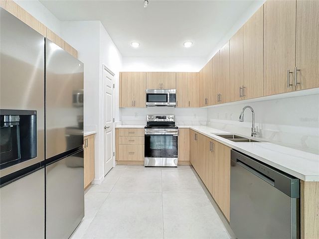 1748 BARTON TOWNE CIRCLE, St Cloud, FL 34769