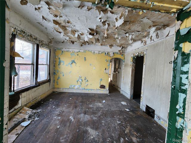 4021 Elmhurst Street, Detroit, MI 48204