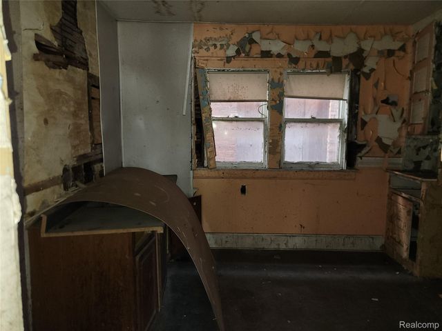 4021 Elmhurst Street, Detroit, MI 48204