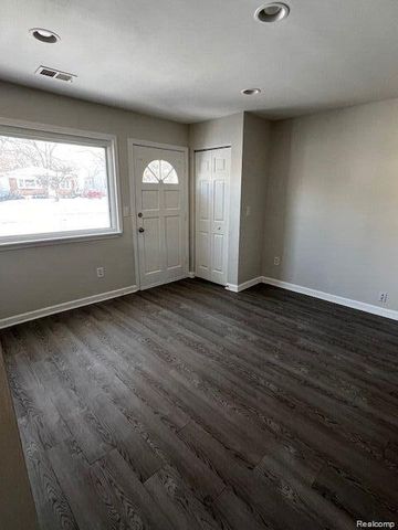 5626 Merrick Street, Dearborn Heights, MI 48125