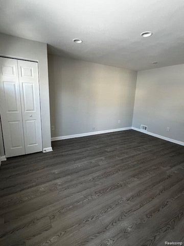 5626 Merrick Street, Dearborn Heights, MI 48125