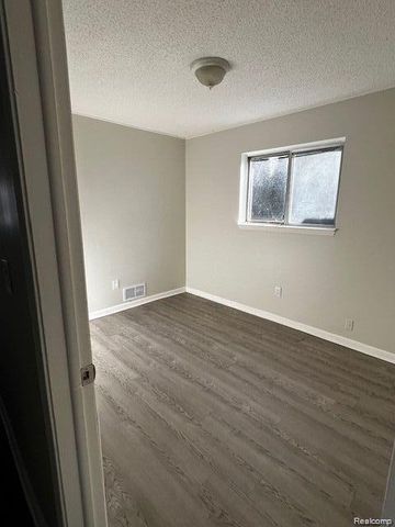 5626 Merrick Street, Dearborn Heights, MI 48125