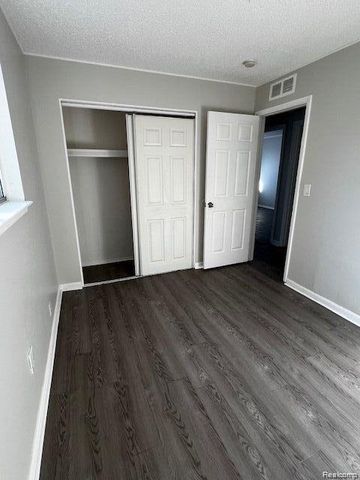 5626 Merrick Street, Dearborn Heights, MI 48125