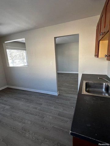 5626 Merrick Street, Dearborn Heights, MI 48125