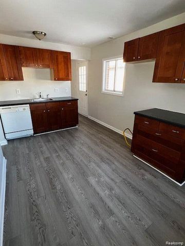 5626 Merrick Street, Dearborn Heights, MI 48125