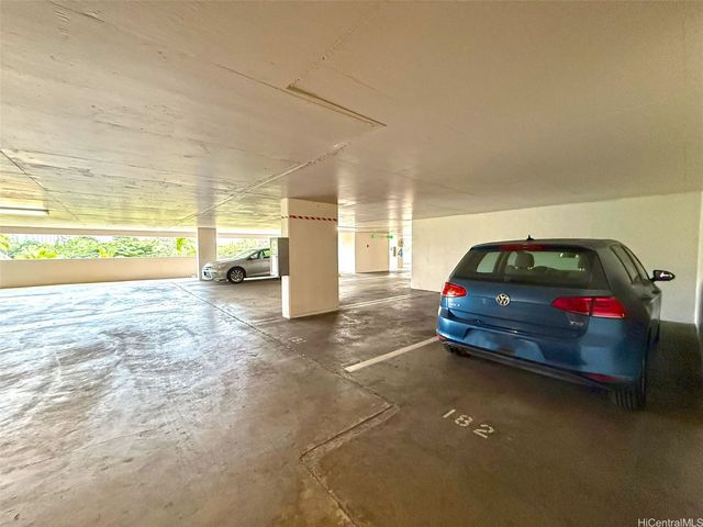 1910 Ala Moana Boulevard 18A, Honolulu, HI 96815