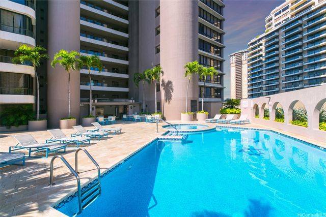 1910 Ala Moana Boulevard 18A, Honolulu, HI 96815