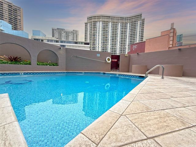 1910 Ala Moana Boulevard 18A, Honolulu, HI 96815