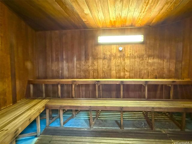 1910 Ala Moana Boulevard 18A, Honolulu, HI 96815