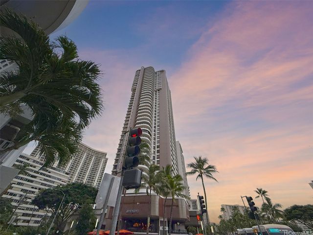1910 Ala Moana Boulevard 18A, Honolulu, HI 96815