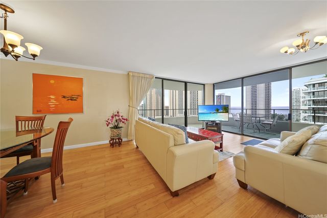 1910 Ala Moana Boulevard 18A, Honolulu, HI 96815