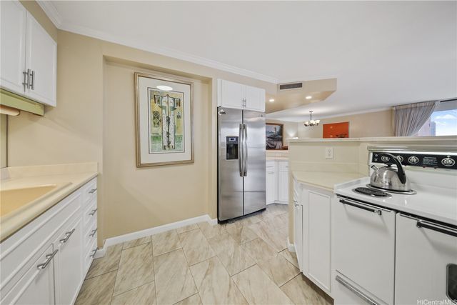 1910 Ala Moana Boulevard 18A, Honolulu, HI 96815