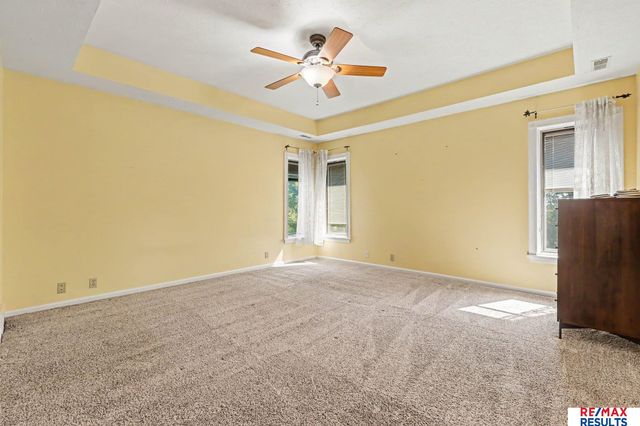 6777 Platteview Road, Papillion, NE 68133