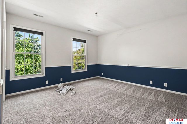 6777 Platteview Road, Papillion, NE 68133