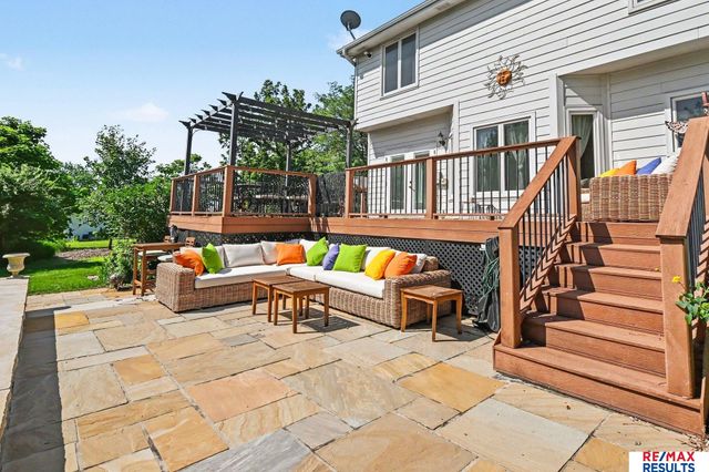 6777 Platteview Road, Papillion, NE 68133