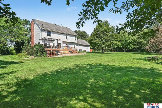6777 Platteview Road, Papillion, NE 68133
