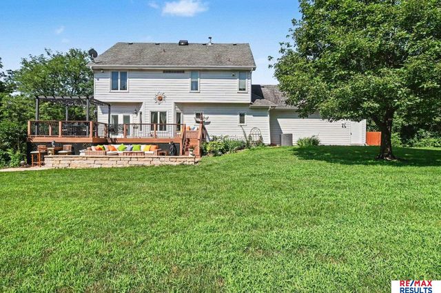 6777 Platteview Road, Papillion, NE 68133