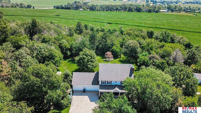 6777 Platteview Road, Papillion, NE 68133