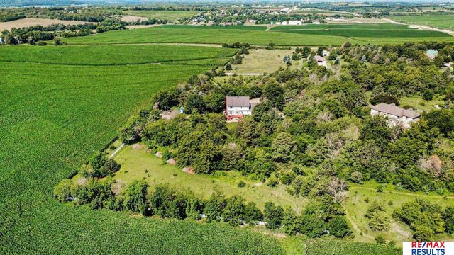 6777 Platteview Road, Papillion, NE 68133