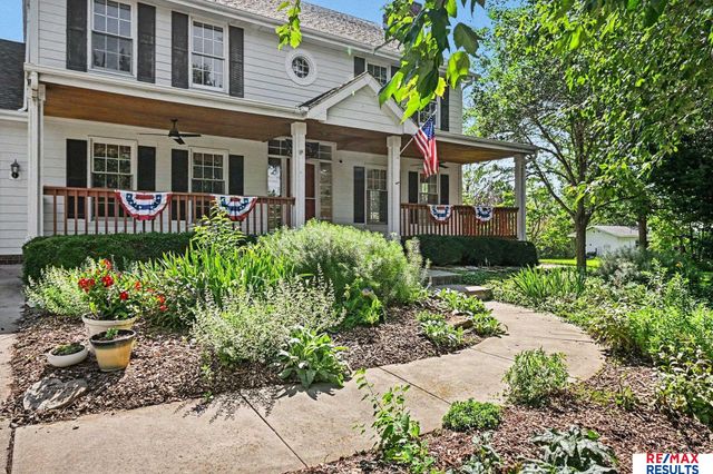 6777 Platteview Road, Papillion, NE 68133