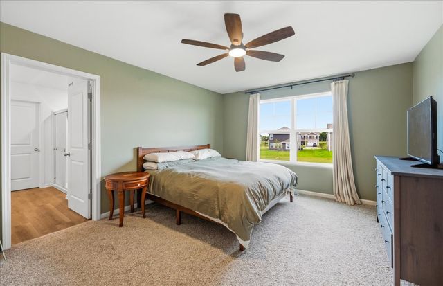 116 Fieldcrest Avenue, Hampshire, IL 60140