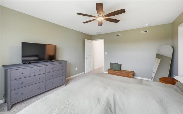 116 Fieldcrest Avenue, Hampshire, IL 60140