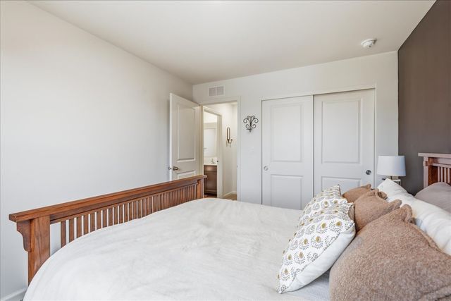 116 Fieldcrest Avenue, Hampshire, IL 60140