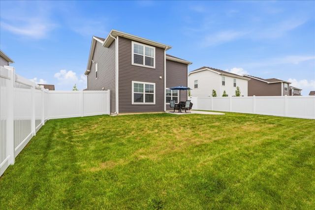116 Fieldcrest Avenue, Hampshire, IL 60140