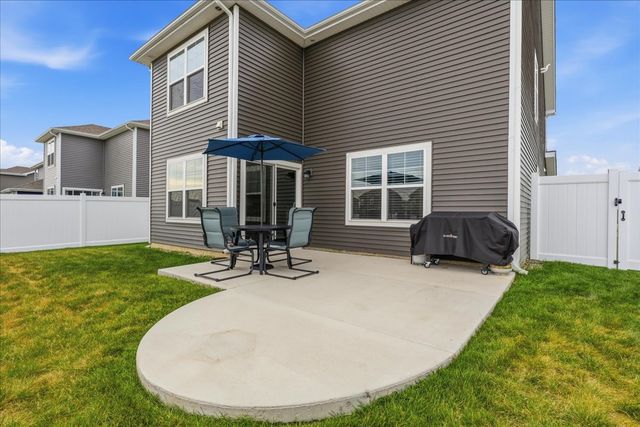 116 Fieldcrest Avenue, Hampshire, IL 60140