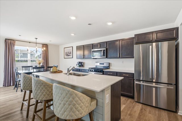 116 Fieldcrest Avenue, Hampshire, IL 60140