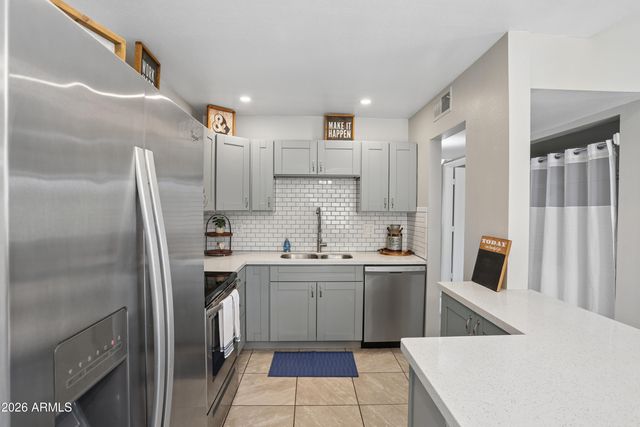 4848 W ROSE Lane, Glendale, AZ 85301