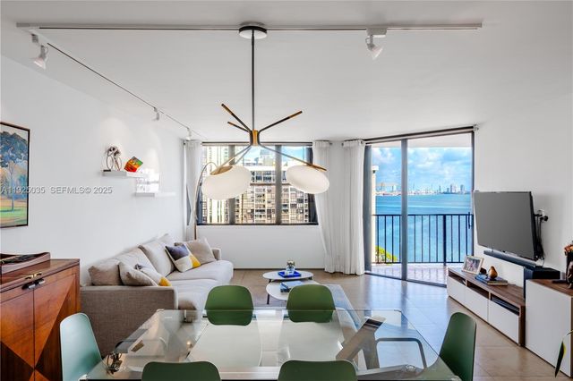 1925 Brickell Ave D2006, Miami, FL 33129