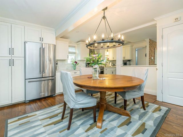 24 Maple Avenue, Sea Cliff, NY 11579