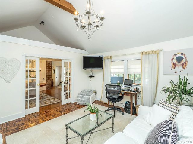 24 Maple Avenue, Sea Cliff, NY 11579