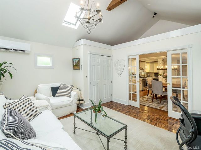 24 Maple Avenue, Sea Cliff, NY 11579
