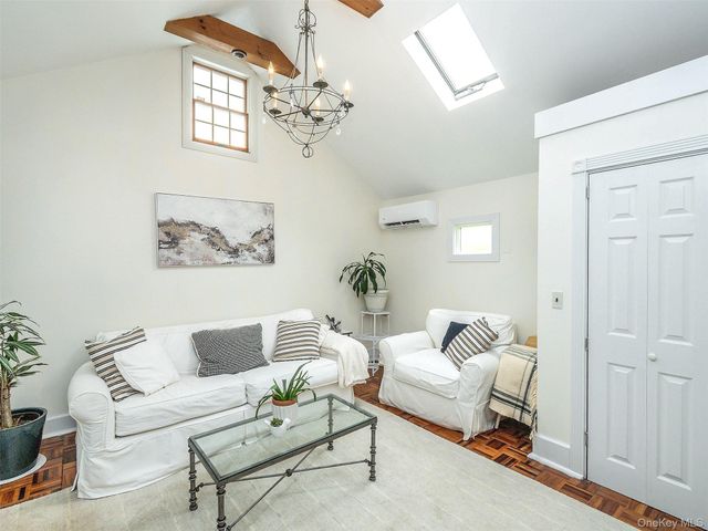 24 Maple Avenue, Sea Cliff, NY 11579
