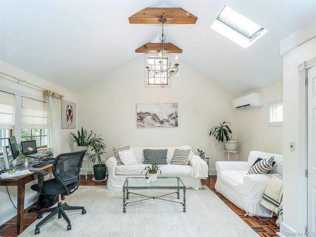 24 Maple Avenue, Sea Cliff, NY 11579