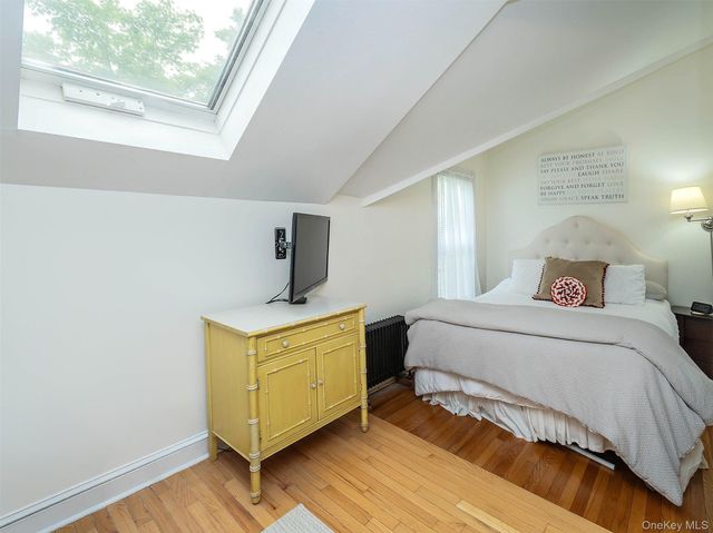 24 Maple Avenue, Sea Cliff, NY 11579