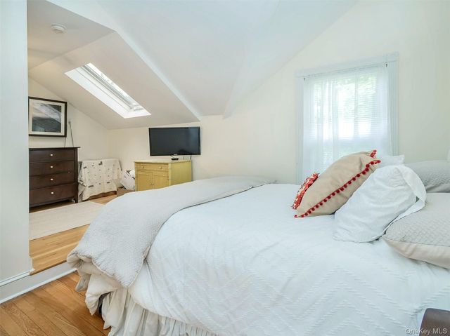 24 Maple Avenue, Sea Cliff, NY 11579