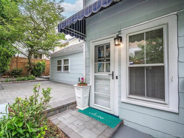 24 Maple Avenue, Sea Cliff, NY 11579