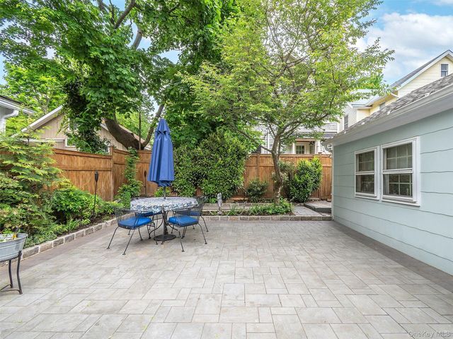 24 Maple Avenue, Sea Cliff, NY 11579
