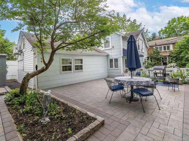24 Maple Avenue, Sea Cliff, NY 11579