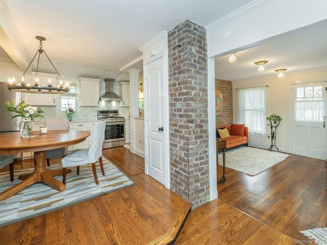 24 Maple Avenue, Sea Cliff, NY 11579